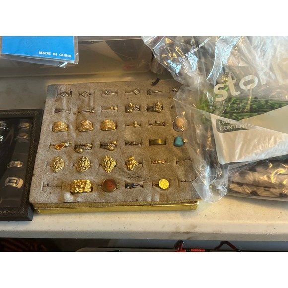 Over 4000 Pieces Costume Jewelry And Branded Jewelry - Picture 7 of 16